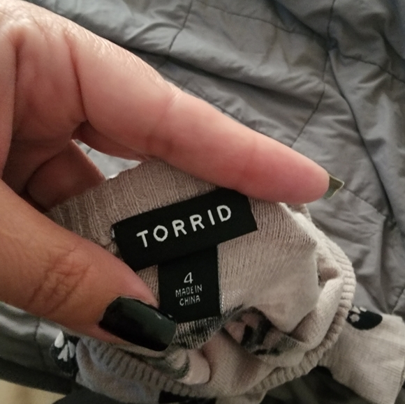 Sweater - Picture 3 of 4